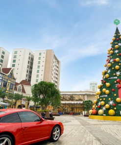 Sản xuất cây thông noel khổng lồ